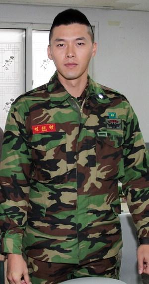 남친들 해병대 오게 하세요 현빈, 서울 대학가 깜짝 방문