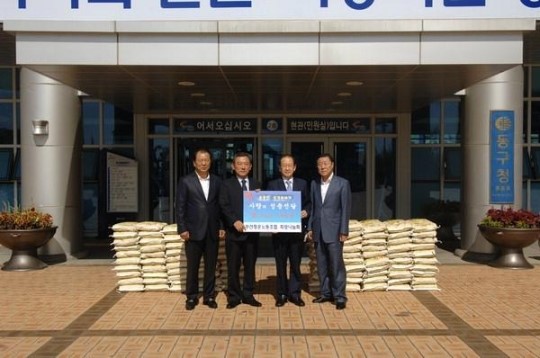 [포토뉴스] 쌀 100포 전달