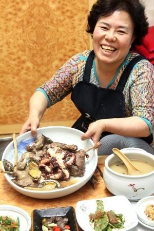 보양은 물론 숙취 해소에도 그만인 옻닭과 오리!