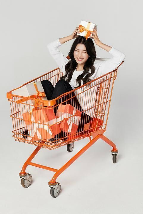국민 첫사랑 수지 카트 안에 있어도 눈부신 미모!