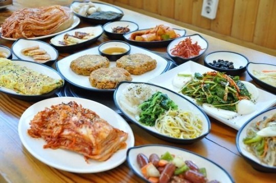 [훈훈한 연말, 착한 밥집] 정성 담은 음식보다 따뜻한 건 이웃과 나누는 情