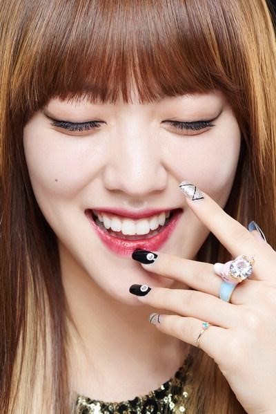 헬로비너스 라임, 네일 화보 공개