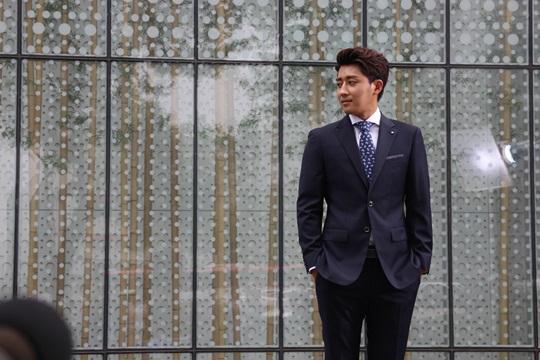 손호준, 남성정장 브랜드 로이젠 모델 발탁 우월한 수트핏
