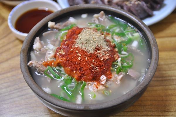 [부산의 숨은 돼지국밥] 한 뚝배기 속에 담긴 진한 삶을 맛보라