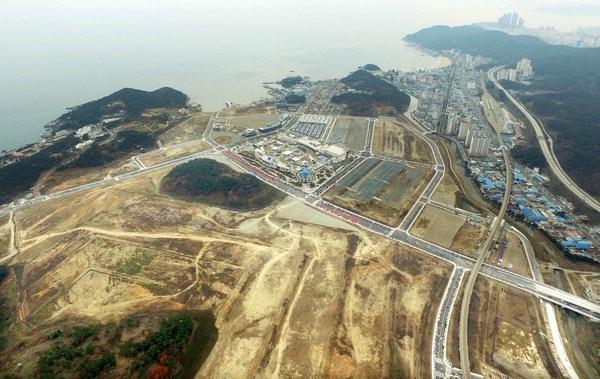 롯데, 이제 와서 못 하겠다… 동부산 테마파크 좌초
