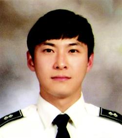 [부산일보사 주최 제13회 무궁화봉사상 수상자] 여민상 장려상/동부경찰서 권이참 순경