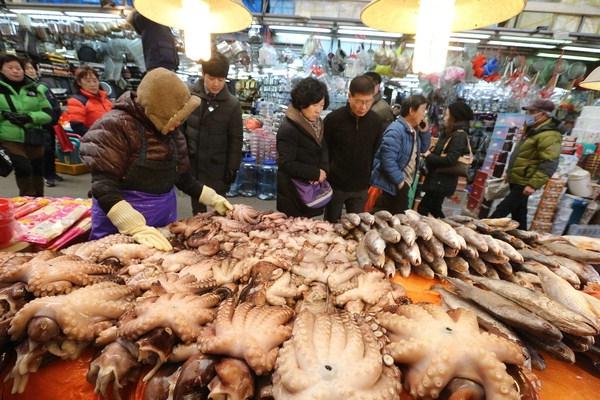 소고기는 전통시장, 돼지고기는 대형마트가 싸요