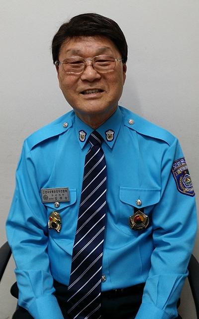 김찬승 모범운전자聯 부산지부장 50년째 교통정리 봉사 자부심 느껴요