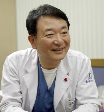 강동완 웰니스 병원장 음악으로 환자 영혼 치유하는 병원