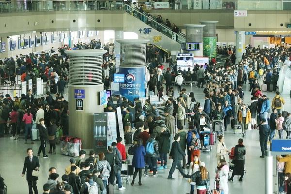 새 터미널 NO 김해공항 포화 안중에도 없는 국토부