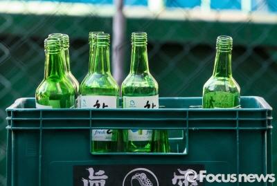 죽을 때까지 마셔보자 소주 60병 마신 알콜 중독 남녀…결국 여성 숨져