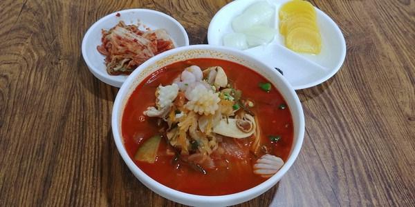 [작가의 탐식법] 웃기는 짬뽕
