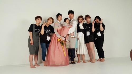 더민헤어, 다문화가정 가족사진 촬영 재능봉사