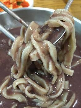 역귀를 쫓고 건강 지키는 팥죽과 팥칼국수 [박상대의 푸드스토리]