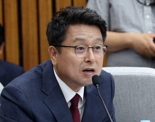 이철희 군인공제회 C&C, 국방부 직원 자녀 특혜채용