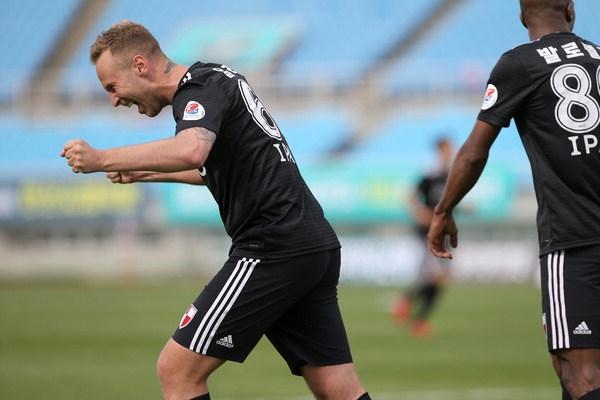 아이파크, 안산 원정서 3-1 완승 아이파크, 안산 원정서 3-1 완승