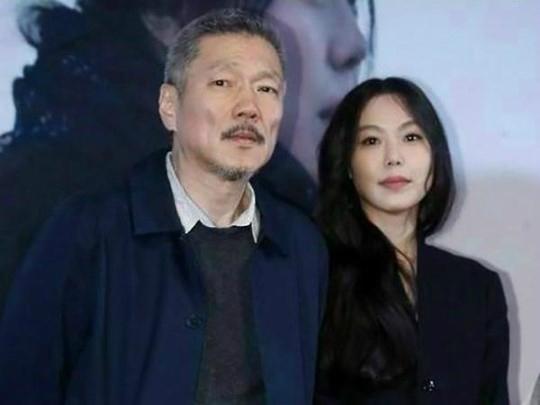 홍상수, 김민희와 결혼 위해 이혼 소송 제기…올초 하남 대형마트 목격