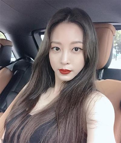 [스타인★] 한예슬 근황, 강렬 레드립+독보적인 비주얼 시선강탈