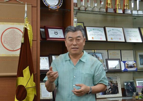 농협 창립 57주년 대통령 표창  송영조 금정농협 조합장 친환경 농산물 공급 노력 인정받아 기뻐