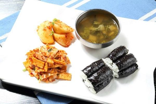 [비즈Biz가 주목한 기업] 통영에 가야만 원조 충무김밥 먹는다? 전국 어디서나 쉽게 맛볼 수 있는 할매손 충무김밥