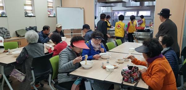 부산진구 양정1동, 어르신 사랑의 국수 나누기 행사