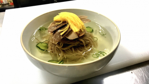 2TV 생생정보 물냉면&녹두전, 마포 상수역 당인동국수공장…택시맛객[오늘방송맛집]