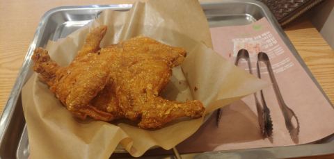 [오후의통닭] 치킨집 같지 않은 이 깔끔함