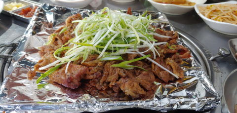 [미스터불고기] 멈추지 않는 젓가락질, 산더미처럼 쌓인 불고기로