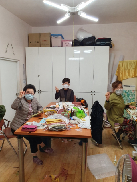 중구 보수동행복마을, 손수 만든 마스크 나눔