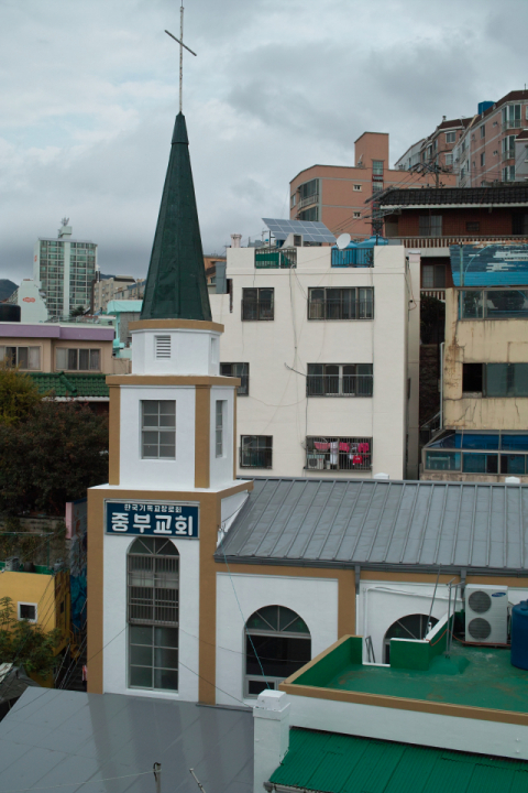 중구 부산중부교회, 코로나19 고통분담 입점 서점 임대료 절반으로