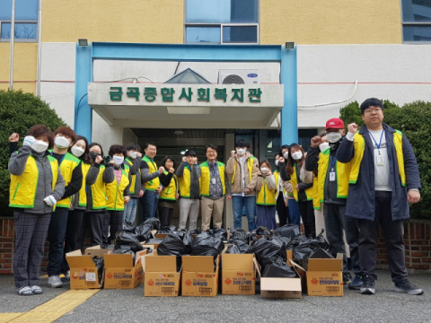 [포토뉴스] 무료 급식자 대체 식품 전달