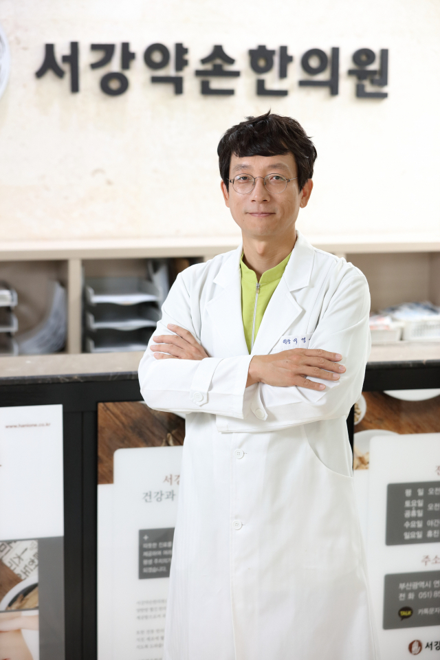 [톡! 한방] 손저림…재발 잦은 수근관증후군, 약침·추나요법·한약으로 치료