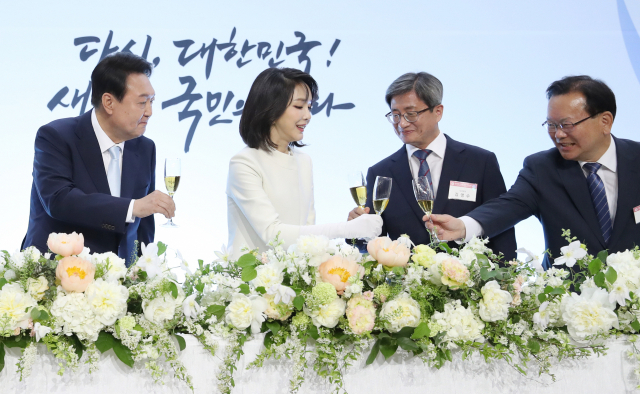 ‘3고 파고’ 넘고 부동산·북핵·국민통합 ‘3대 난제’ 풀어야
