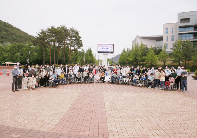 특별한 손님들의 ‘포스트 코로나 봄 소풍’…UNIST, 혜진원과 따뜻한 동행