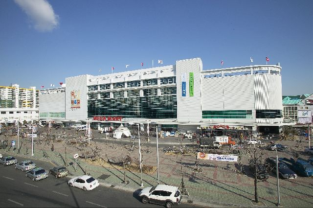 메가마트 남천점 우선협상대상자 DS네트웍스 빠져…부동산 경기 불안 때문?