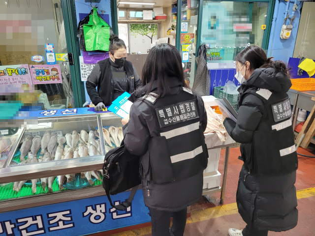 급식 메뉴로, 추석 선물로… 수산업계 돕는 ‘구원투수’