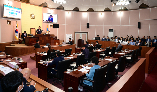 “대시민 사기집단 전원 사퇴하라” 거제시의회 국힘 ‘이면 합의’ 파장 확산