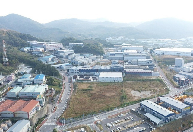 “창고 못지어 자재 놓을 곳 없어요” …국토부, 농공단지 건폐율 70→80%로