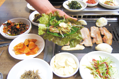 정회령 독자 추천 ‘황금돼지 삼겹살(곱창골)’