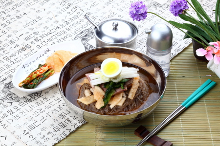 냉면의 원조, 두가지 면발로 입맛을 훔치다!