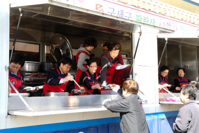 리포터의 무료급식봉사 체험기