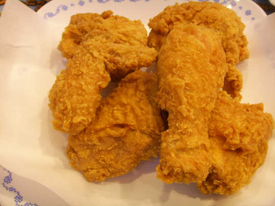 바삭하고 고소한 치킨 맛에 반하다
