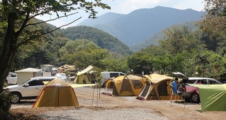 캠핑장에서 가을 낭만을 즐기다