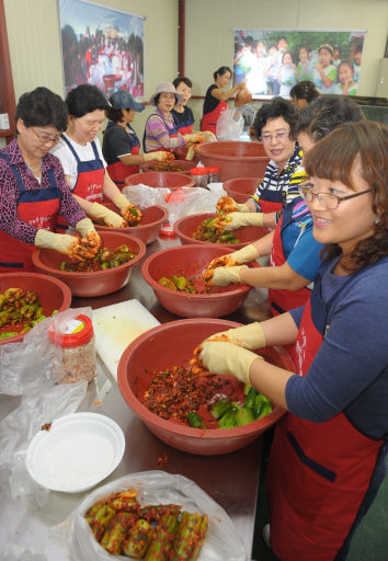 [포토뉴스]가족 위해 웰빙음식 만들어요