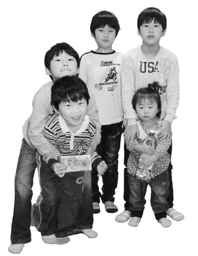 싸우고 울고 웃고 바람 잘 날 없어도 행복한 오남매