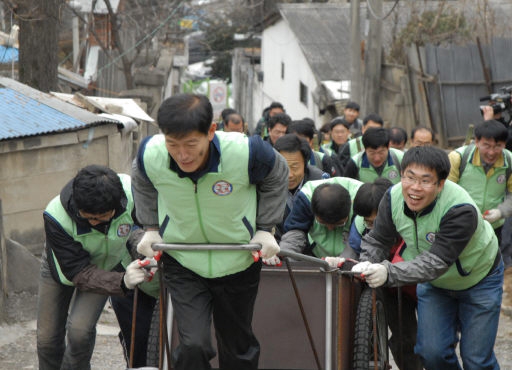 [원주]“연탄 나눔으로 따뜻한 이웃 사랑 실천”
