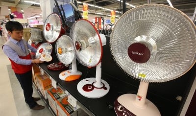 [포토뉴스]찬바람에 난방용품 매출 쑥쑥