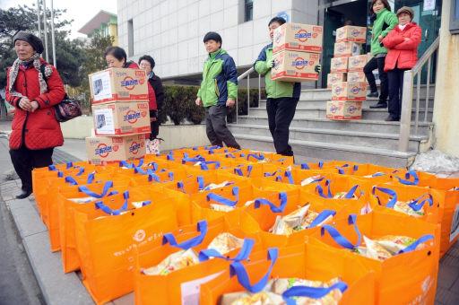 [희망강원·나눔강원-휴머니티]골목골목 누비며 21년째 찾아가는 복지