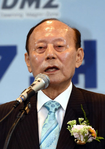 [제15회 DMZ평화상 수상자 소감]“강원남북도 공동 운영하는 시범적 회사 제안”