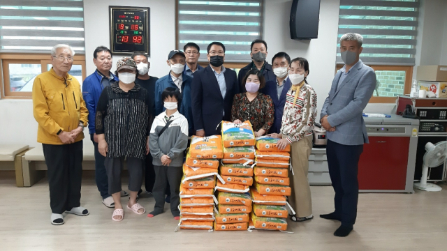 [포토뉴스]속초시 시각장애인협회 후원회 성품 전달